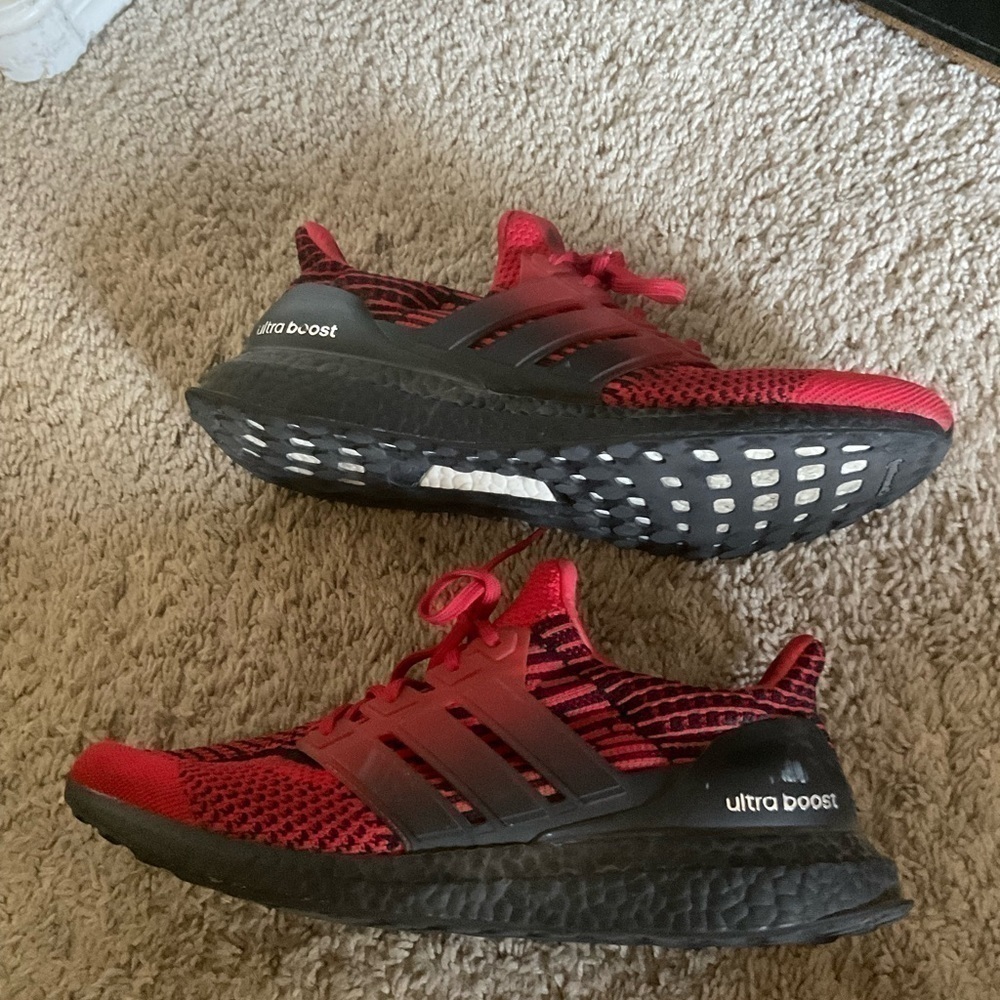 Size 11.5 adidas UltraBoost 5.0 DNA Scarlet Black 2021 - Picture 6 of 9